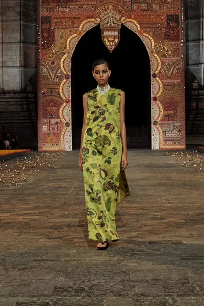 Look 37